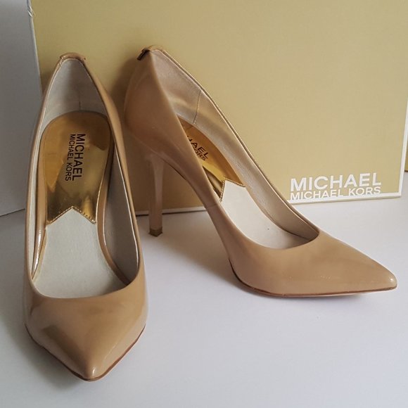 Michael Kors Elisa Pumps - Picture 6 of 11
